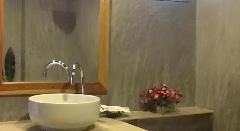 Phutawanchomdow Otel Tha Li Dış mekan fotoğraf
